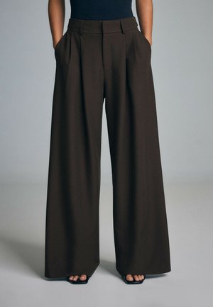 Stradivarius, WIDE-LEG SMART TROUSERS WITH BUTTONS 04536428 - Pantalon classique - brown