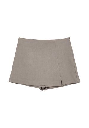 Graue Shorts aus strukturiertem Stoff, mit flacher Vorderseite, seitlichem Reißverschluss und asymmetrischem Saum mit einem leichten Schlitz.