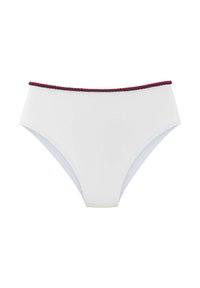 Hooggetailleerde witte bikini onderkant met een gladde textuur, voorzien van een contrasterende rode en marineblauwe gevlochten tailleband.