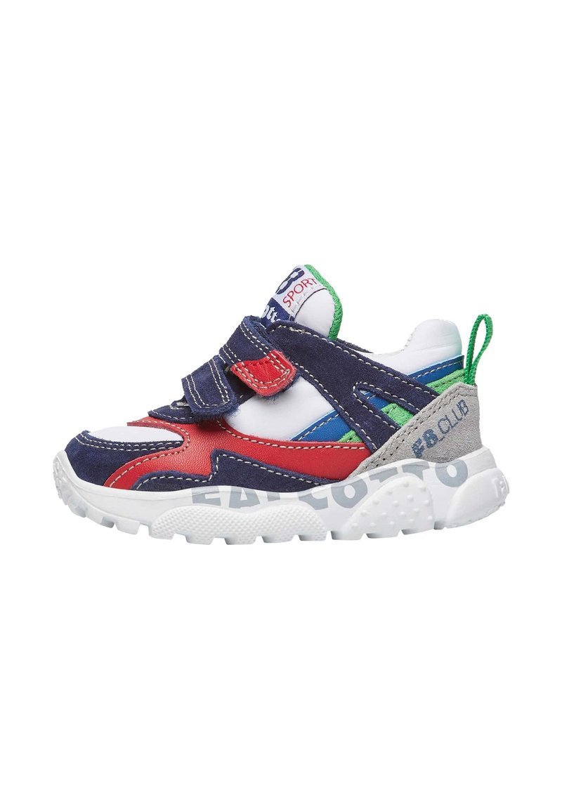 Sneaker multicolore con una combinazione di tessuto blu navy, rosso e bianco, suola testurizzata, cinturino in velcro e accenti decorativi.