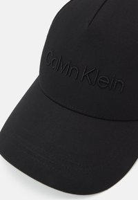 Calvin Klein EMBROIDERY TRUCKER UNISEX - Naģene - black