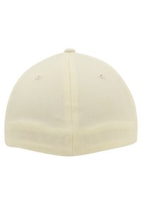 Beige színű baseball sapka sima textúrával, lekerekített koronával és minimális varrással. Nincs látható logó vagy díszítés.