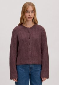 Wollen blend cardigan in mauve, met een gestructureerd patroon, ronde hals, sluiting met knopen aan de voorkant en lange, brede mouwen.