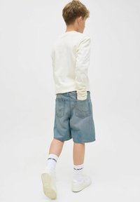 Miniaturna slika 4