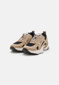 Steve Madden SPEEDSTER - Trainers - irish/black silver