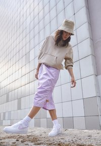 AIR FORCE 1 '07 NEXT NATURE - Sneakers low - white/doll white/metallic silver