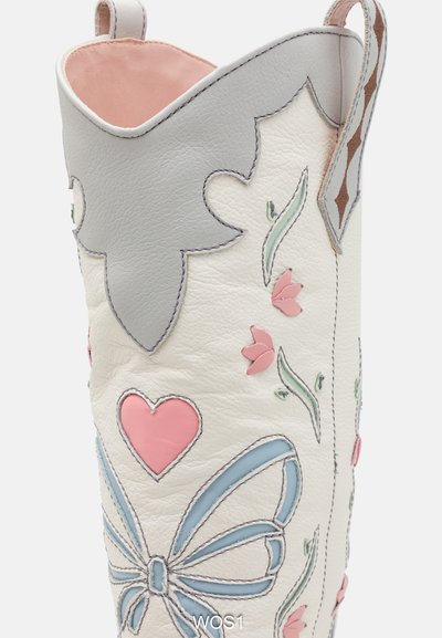 Sophia Webster SHELBY - Kauboi-/mootorrattasaapad - winter white/pastel