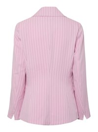 Ροζ γυναικείο σακάκι με λεπτές κάθετες σκούρες ρίγες, μακριά μανίκια και γιακά με σχισμή, εμφανιζόμενο από πίσω.