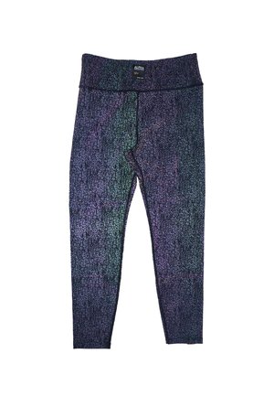 Lila und schwarz gesprenkelte, hoch taillierte Leggings mit kleinem vorderem Logotag am Bund, flach auf weißem Hintergrund ausgelegt.