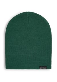 Groene gebreide beanie met een zachte textuur, afgeronde bovenkant en een klein zwart logo-label aan de zijkant. Ontworpen voor warmte en comfort.