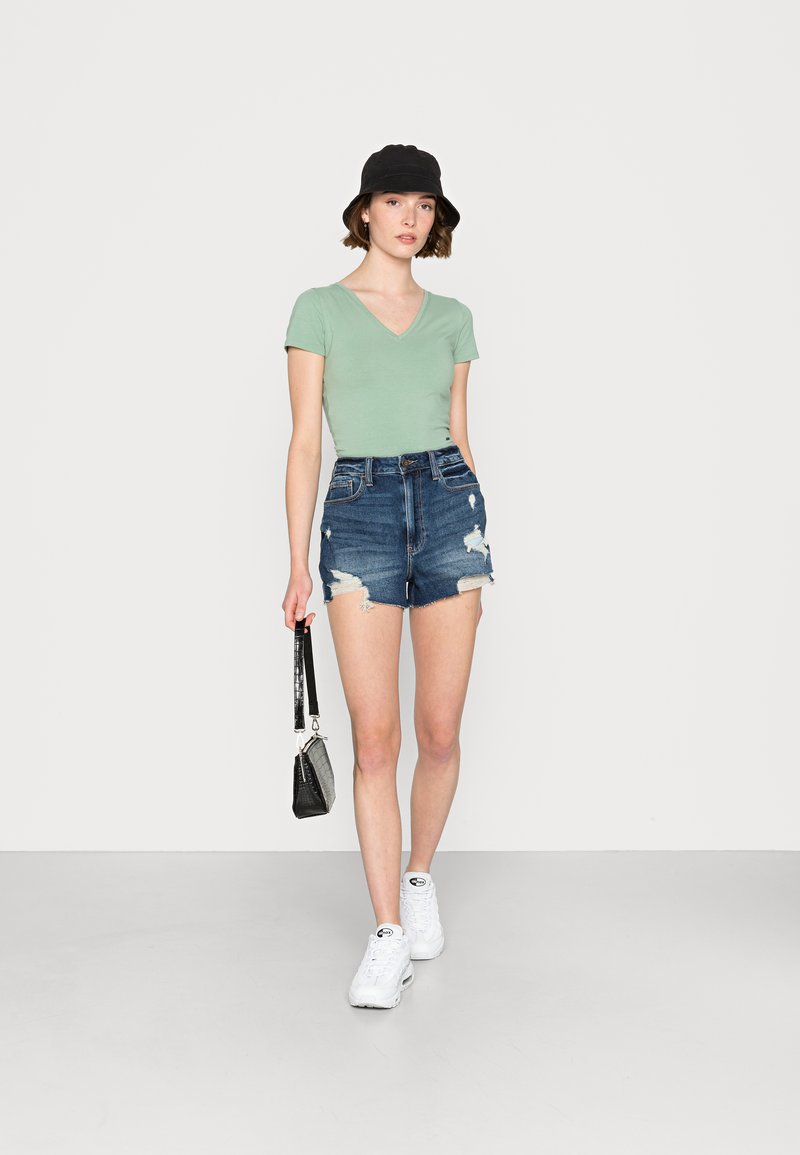 Damen Kleider | Hollister Co. UHR MOM DARK RAW Jeans Shorts dark dest/dark-blue denim - ER24894 Damen Kleider | Hollister Co. UHR MOM DARK RAW Jeans Shorts dark dest/dark-blue denim - ER24894