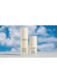 MAC HYPER REAL SERUMIZER - Sérum