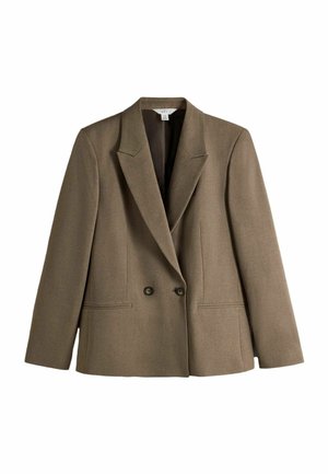 Brauner zweireihiger Blazer mit Reverskragen, zwei vorderen Knöpfen und zwei Schlitz Taschen, gezeigt auf weißem Hintergrund.