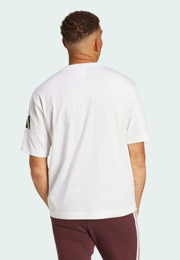 ESSENTIALS LOOSE FIT 3 BAR - Basic T-shirt4