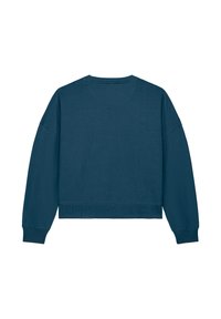 Diepgroene lange mouwen crewneck sweatshirt gezien vanaf de achterkant, met ribgebreide manchetten en tailleband op een witte achtergrond.