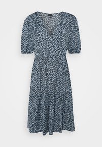 Modré květinové šaty s krátkými nabíranými rukávy, hlubokým výstřihem do V, staženým pasem a rozšířenou sukní. Květy na tmavém pozadí.