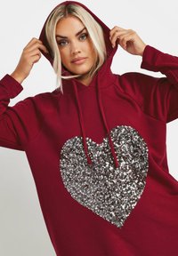 Yours Clothing SEQUIN EMBELLISHED HEART HOODIE - Vapaa-ajan mekko - red