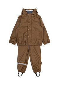 Bruin waterdicht regenpak met capuchon, drukknoopsluiting, elastische manchetten en reflecterende streep op de broek. Zachte voering aan de binnenkant voor comfort.