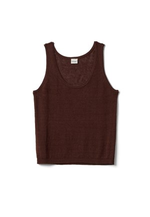 Débardeur marron tricoté sans manches avec un col en U et un ourlet côtelé, posé à plat sur un fond blanc.