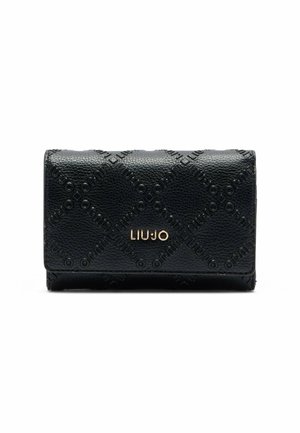 Cartera negra texturizada con patrón geométrico en relieve y logo dorado "LIU JO" centrado en la solapa frontal.