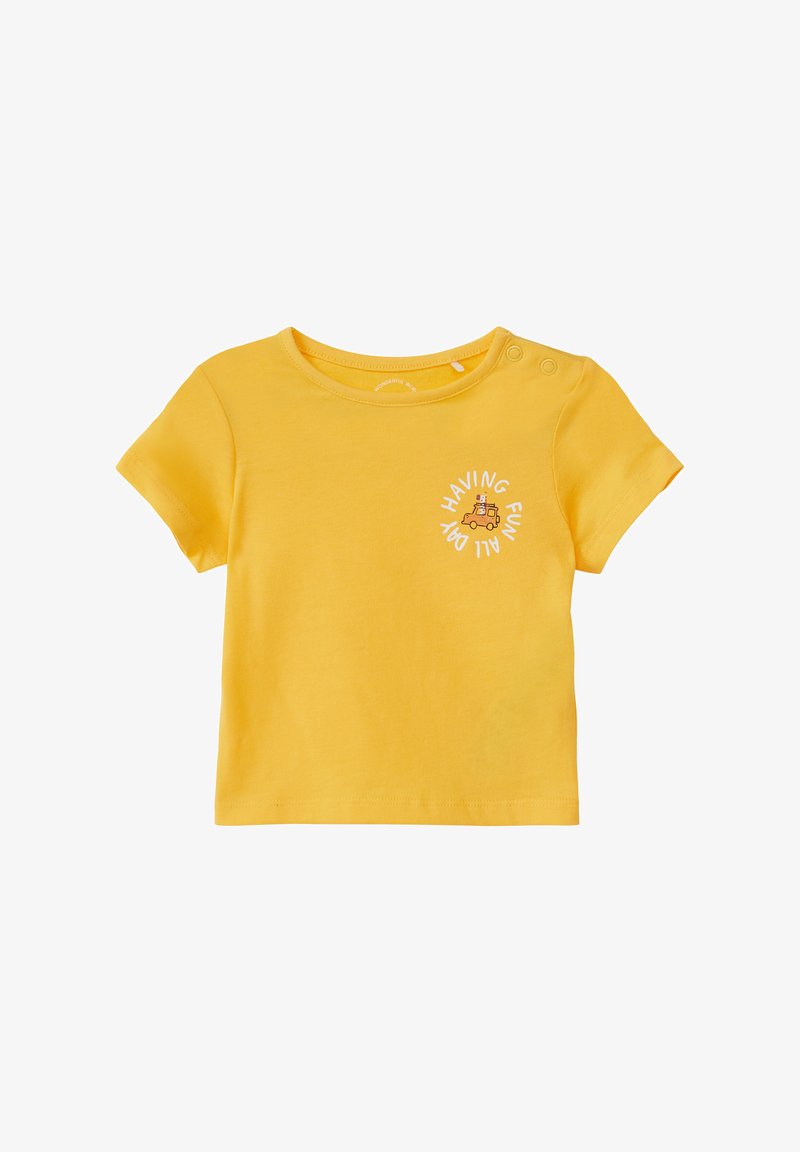 Geel katoenen T-shirt met korte mouwen, voorzien van een ronde halslijn en zijknopen, versierd met de tekst "HEB VERRASSEND DE HELE DAG" en een afbeelding.