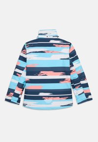 Dlhý rukáv košeľa v modrej, námorníckej a ružovej farbe s vodorovnými štetcom vzormi. Má stojatý golier a detaily s patentkami na krku.