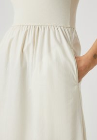 Gap Tall MIDI DRESS - Denné šaty - beige