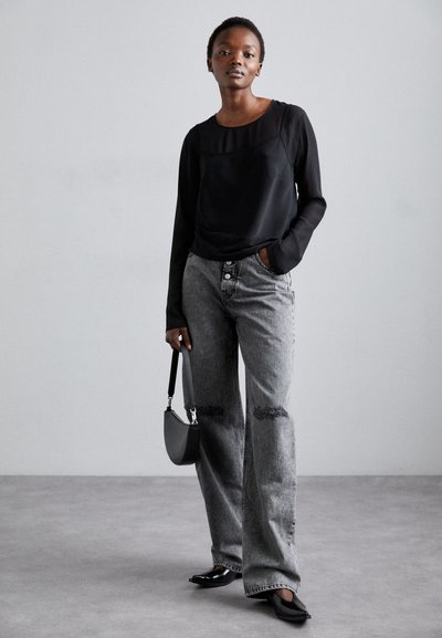 MM6 Maison Margiela PANTS POCKETS - Relaxed fit jeans - black