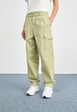 COLLINS PANT - Kargopüksid - misty green