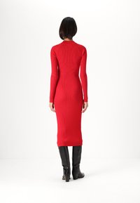 Vero Moda Tall VMWILLOW DRESS - Strikket kjole - salsa
