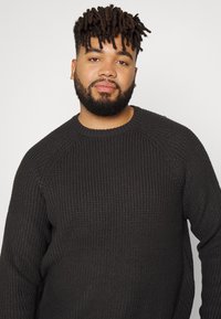 Only & Sons ONSKELVIN CREW NECK - Camisola - peat