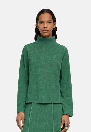 - Sweter