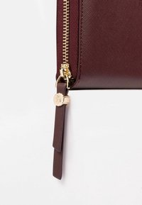 Festina Novčanik - burgundy