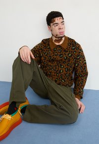 Carhartt WIP ARLO - Pullover - tamarind/black
