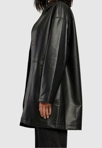 Urban Classics Veste en similicuir - black