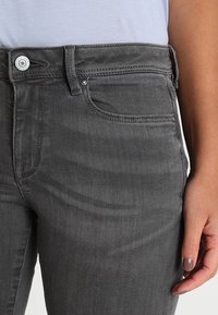 edc by Esprit Jeansy Skinny Fit