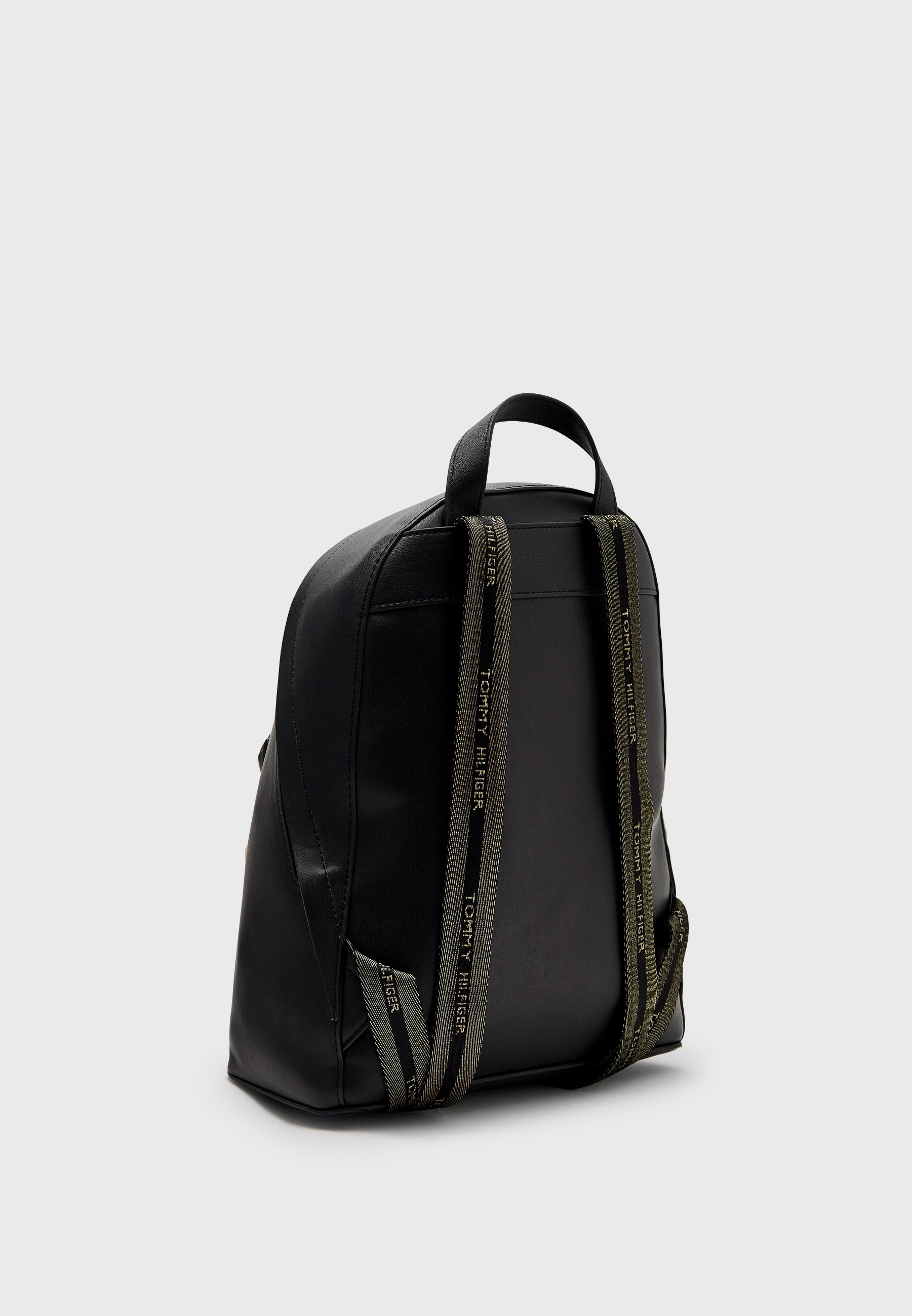 iconic tommy backpack