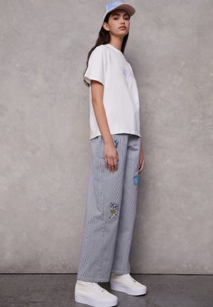 HARU BAGGY PANT - Housut - blue multi