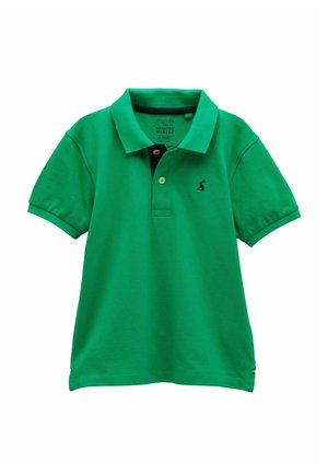 Žalia trumpomis rankovėmis polo marškinėliai su dviem mygtukais ir mažyliu tamsiai mėlynu siuvinėtu kiškio logotipu kairėje krūtinės pusėje.