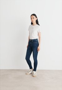 BOSS MAYE  - Blugi skinny fit - bright blue