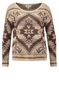 Stickad tröja med rund halsringning, långa ärmar och ett geometriskt mönster i bruna och beige nyanser. Mjuk textur och avslappnad passform.
