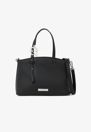 Must ristkülikukujuline nahast käekott, millel on topeltsangad, hõbedane pandla detail, eemaldatav õlarihm ja väike ristkülikukujuline metallist logosilt.