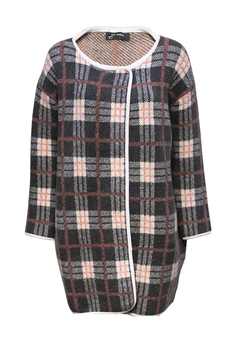 Abrigo de mezcla de lana con un estampado de cuadros en negro, blanco y naranja, con un cuello redondo, mangas tres cuartos y ribete blanco a contrastar.