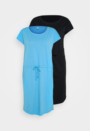 Dve kratke obleke s kratkimi rokavi, ena svetlo modra in ena črna. Obe imata okroglo izrez in prilagodljiv pas z vrvico.