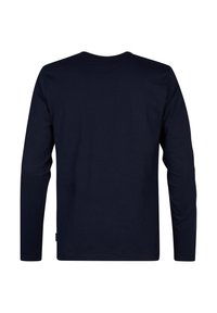 Navyblauwe katoenen t-shirt met lange mouwen en ronde hals, zachte textuur en geen zichtbare patronen of grafische elementen. Bevat een label aan de zijkant.