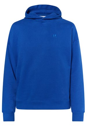 Kék kapucnis pulcsi textúrált anyagból. Kanguru zseb, fűzős kapucni és kis hímzett logó található a mellrészen.