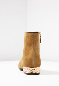 Bruno Premi Botines bajos - yellow