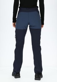 Swedemount LOFOTEN STRETCH  - Ulkohousut - dk navy denim blue