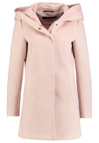 Světle růžový dámský kabát z vlněné směsi s dlouhými rukávy, velkým skládacím límcem a skrytými předními knoflíky, navržený pro chladné počasí.