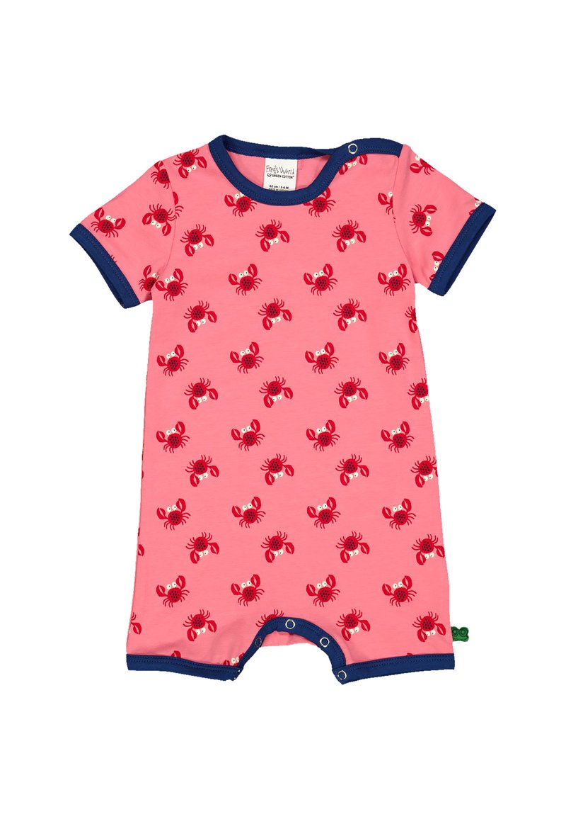 Jumpsuit rose à manches courtes avec un motif de crabes rouges, des bordures bleu marine et des boutons-pression en bas pour faciliter l'habillage.
